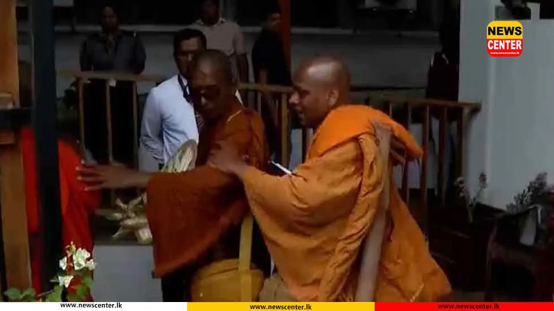 විරෝධතාවයේ නිරත භික්ෂූන් වහන්සේලාට බුද්ධශාසන අමාත්‍යංශයෙන් සාකච්ඡාවක්