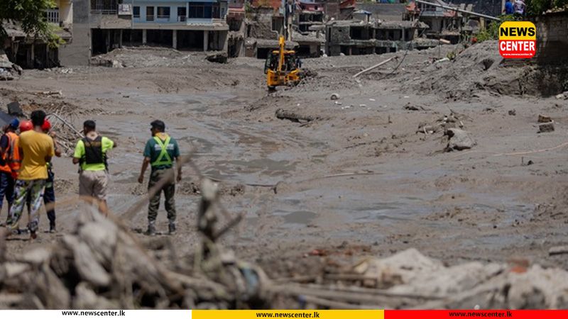 Death toll in Nepal rises to 579, say officials