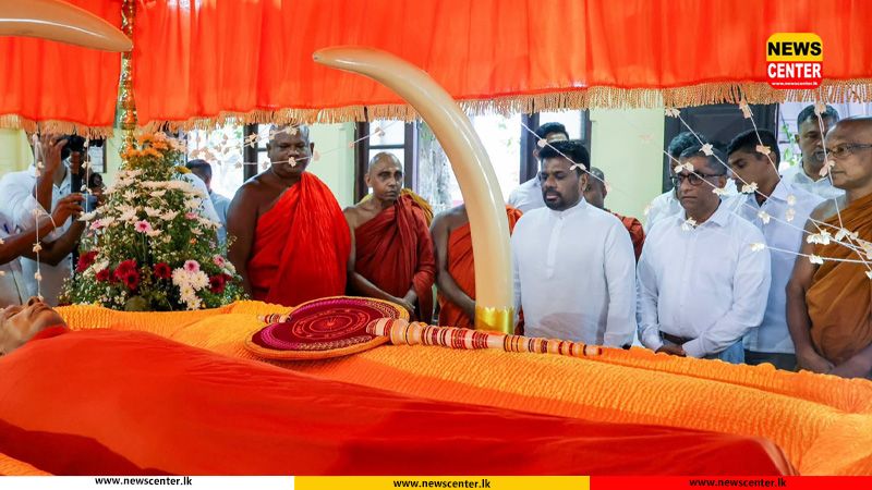 President pays last respects to late Anunayake of Ramanna Maha Nikaya