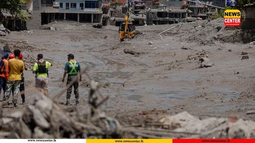Death toll in Nepal rises to 579, say officials